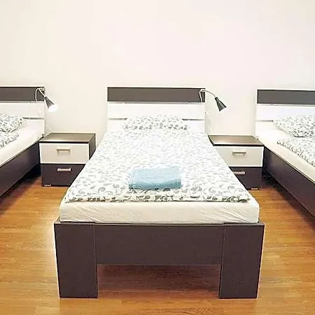 Folks Hostel