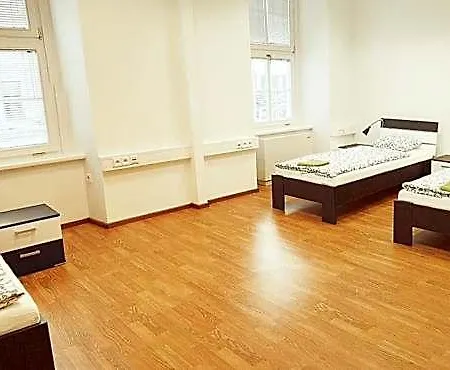 Folks Hostel *